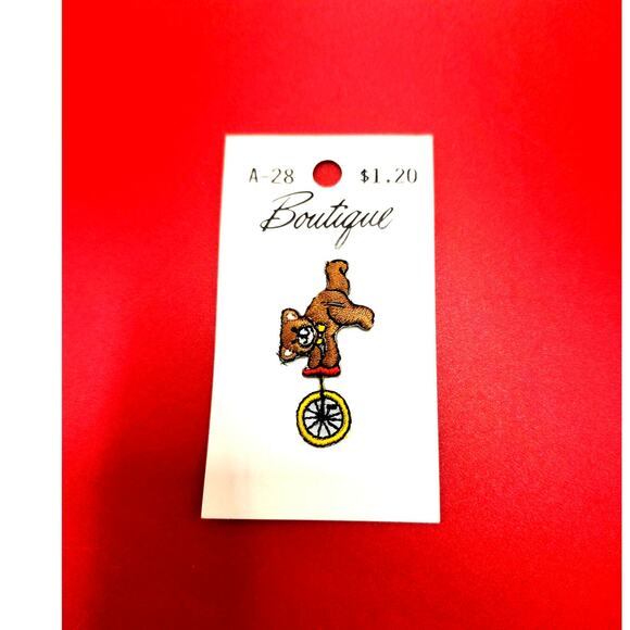 5 Vintage Sew-on Circus Bears Small Appliques Patches Craft Sewing Needle Work - Picture 3 of 7